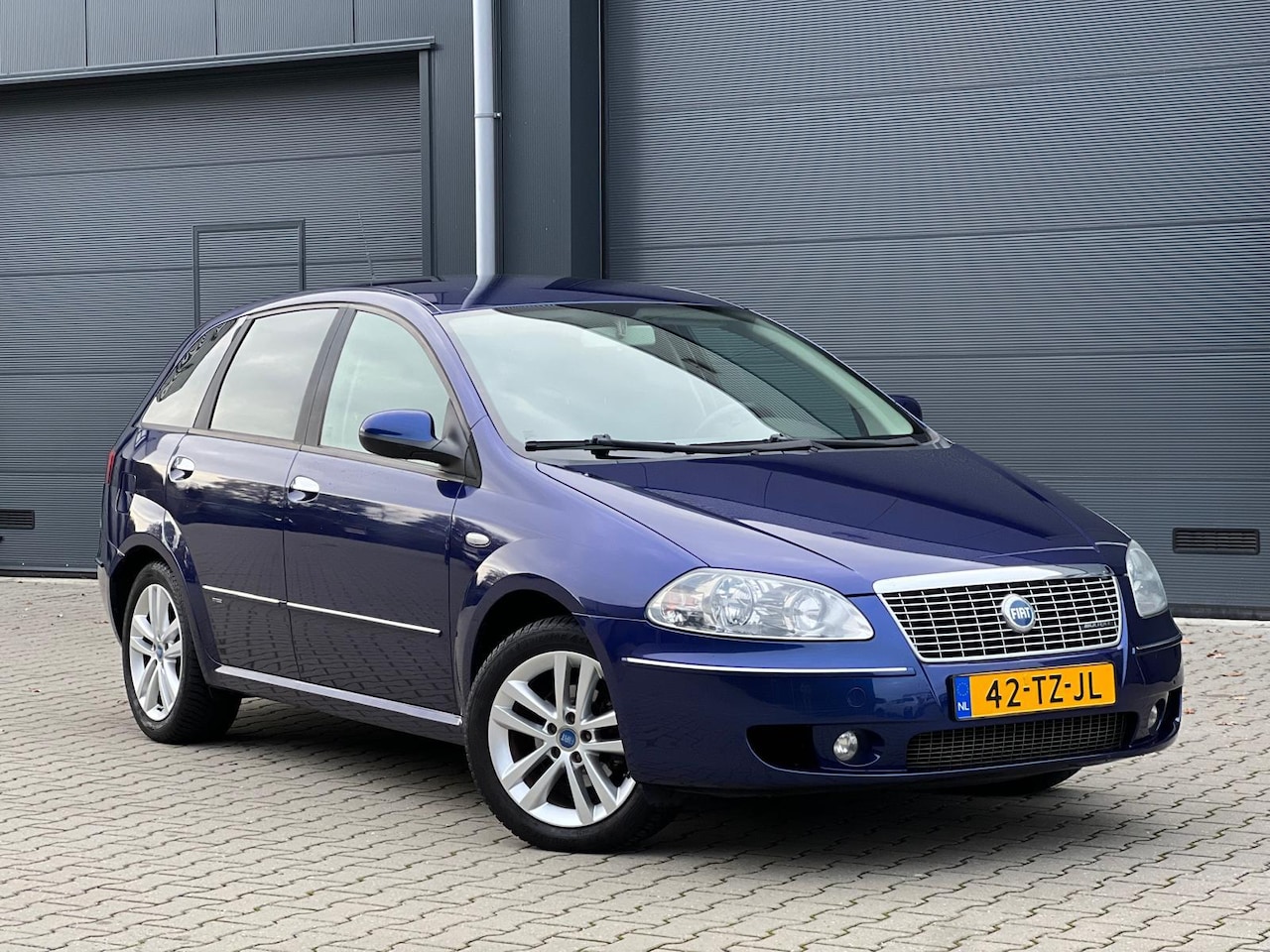 Fiat Croma - 2.2-16V EMOTION + AUTOMAAT + NAVI + CLIMA - AutoWereld.nl