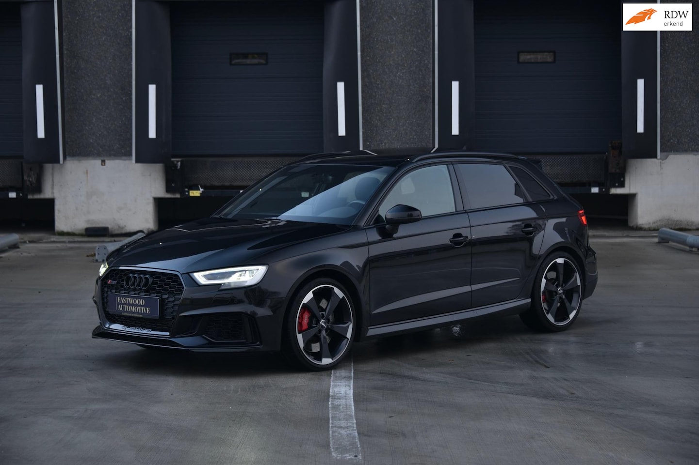 Audi RS3 - Sportback 2.5 TFSI quattro Facelift|PANO|VIRTUAL|Audi Sport Uitlaat - AutoWereld.nl