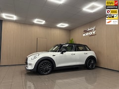 MINI Cooper - 1.5 Serious Business * Panoramadak / Navigatie / LED / Parkeersensoren / NL Auto