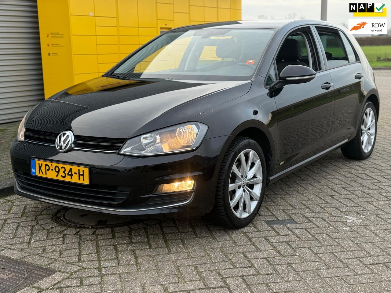 Volkswagen Golf - 1.2 TSI Highline Bj 2016 5Drs Navi Pdc v+a Camera Nette auto - AutoWereld.nl
