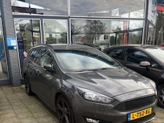 Ford Focus Wagon - 1.5 ST BJ 2017 Grijs Automaat