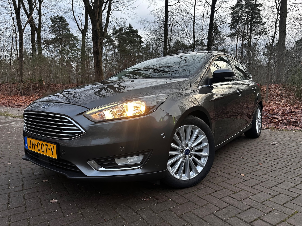 Ford Focus - 1.0 Titanium EcoBoost 5DR Airco Cruise LM NAP - AutoWereld.nl