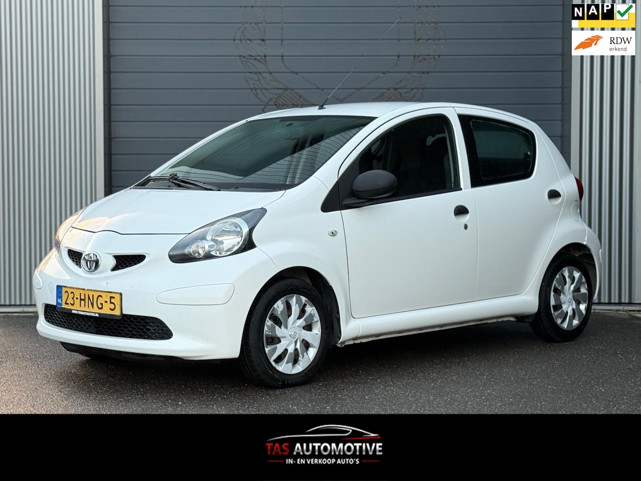 Toyota Aygo - 1.0-12V 5-deurs AIRCO / 128.502 KM / NAP / APK - AutoWereld.nl