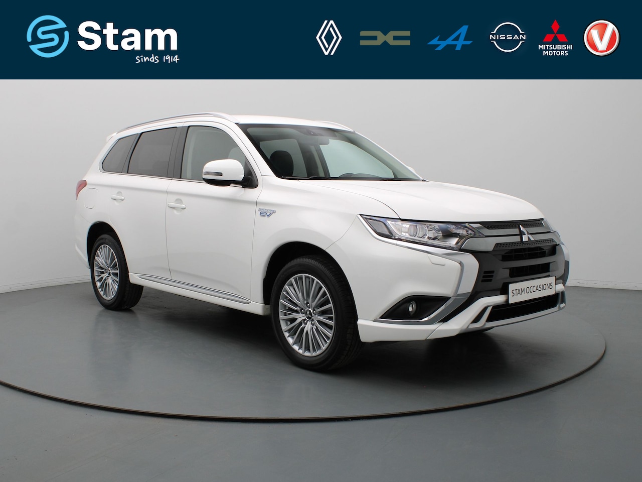 Mitsubishi Outlander - 2.4 PHEV Instyle 360° Camera | Cruise | Navi | Parkeersens. v+a | Stoel-/stuurverw. - AutoWereld.nl