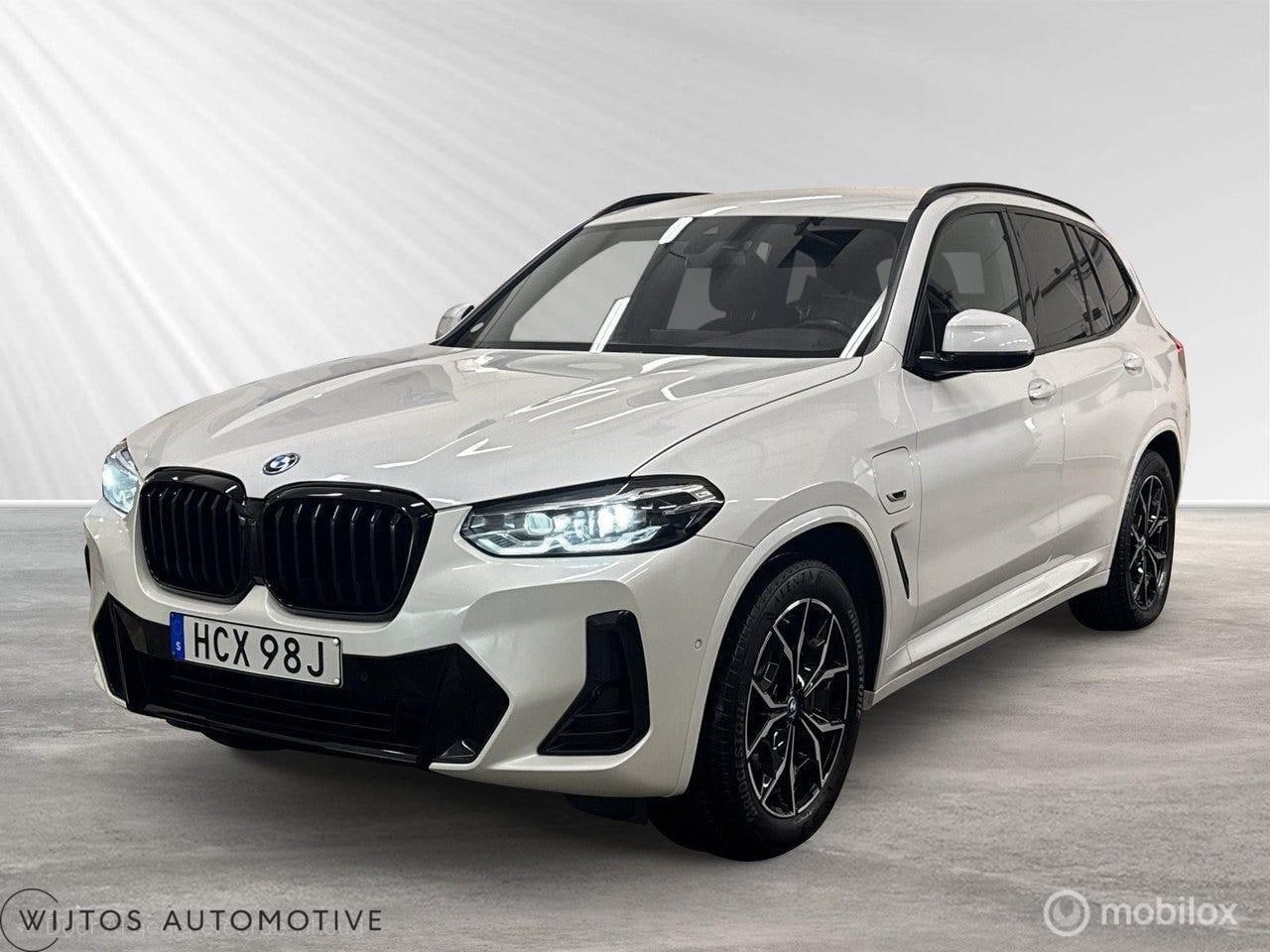 BMW X3 - xDrive30e 292 pk M-Sport, trekhaak, navi, shadow line - AutoWereld.nl