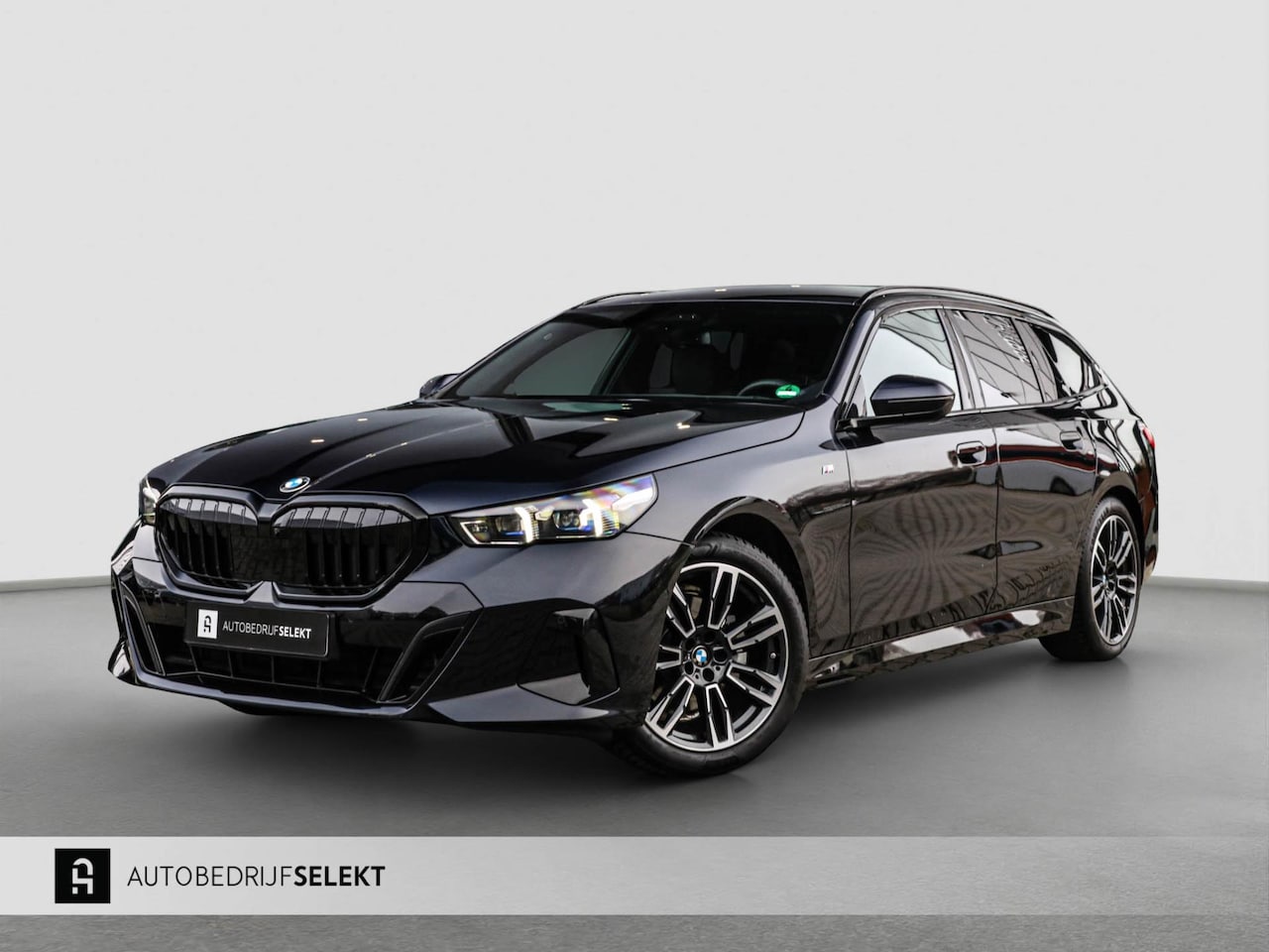 BMW 5-serie Touring - 520i | M-Sport | Trekhaak | Harman Kardon | Memory | Stoelventilatie | Driving Ass. Pro | - AutoWereld.nl