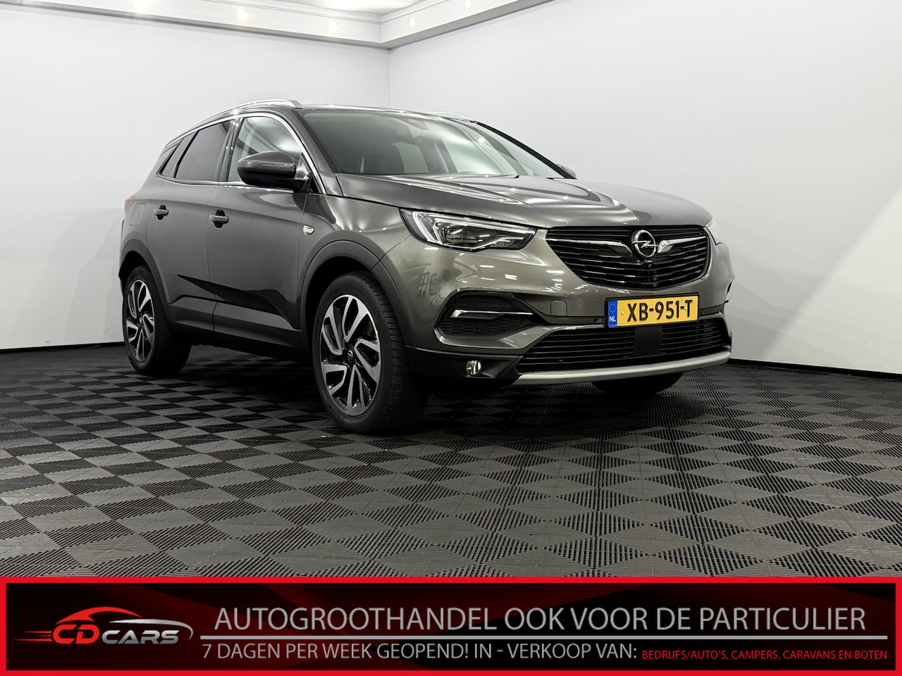 Opel Grandland X - 1.2 Turbo Innovation Leder, 360 Camera, Navi, Keyless start, Stoelverwarming, Cruise contr - AutoWereld.nl