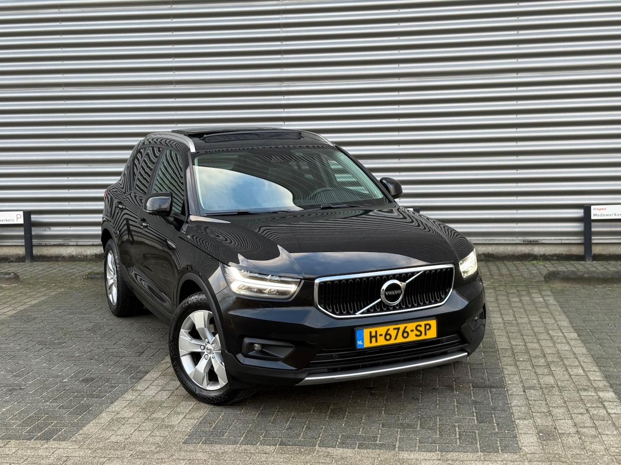 Volvo XC40 - 2.0 D3 Momentum Pro (bj 2019) PANO|AUTOMAAT|LED|NAVI|EXPORTPRIJS - AutoWereld.nl