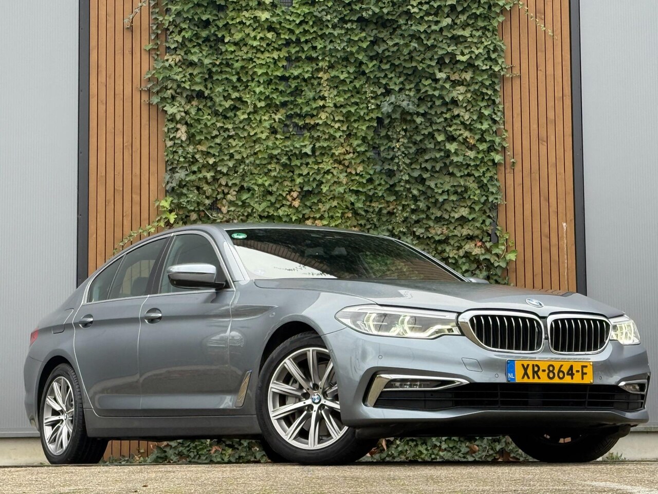 BMW 5-serie - 540i High Executive Edition|340PK|LEDER|360 CAMERA|HEAD UP DISPLAY - AutoWereld.nl