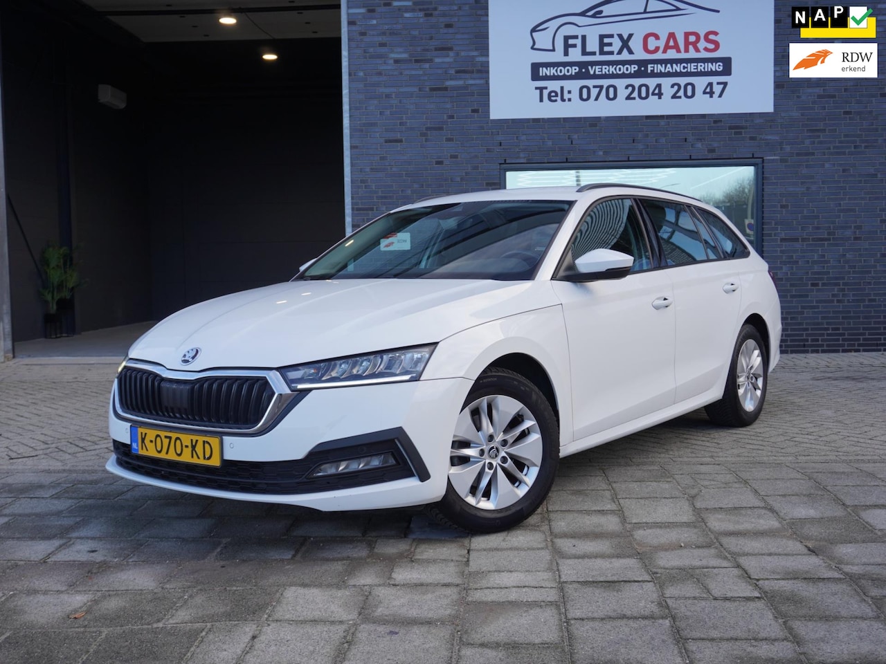 Skoda Octavia Combi - 1.0 e-TSI Business Edition 1.0 e-TSI Business Edition - AutoWereld.nl