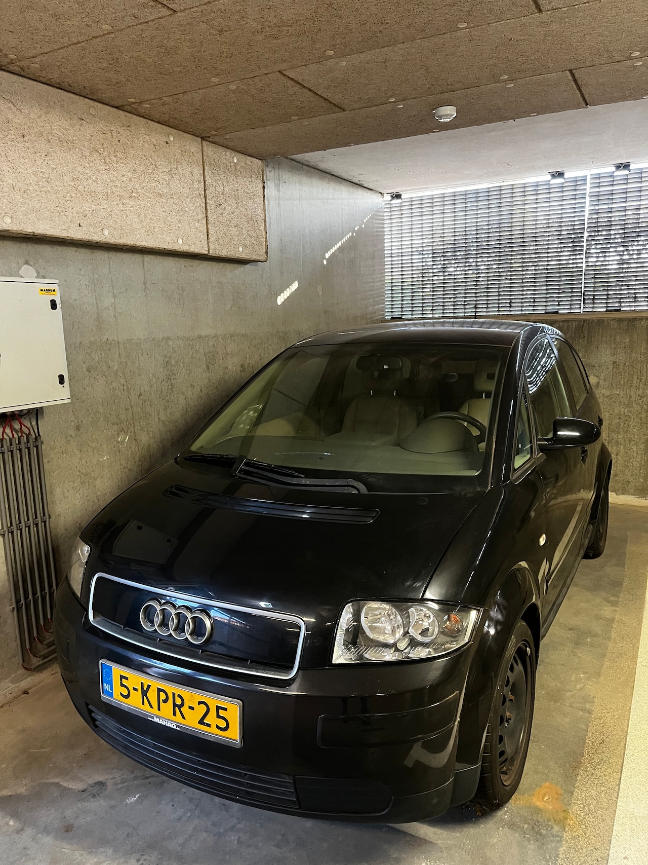 Audi A2 - 1.4 Executive, 5 persoons, leer, parkeersensoren, schuifdak - AutoWereld.nl