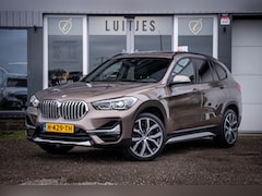 BMW X1 - SDrive20i VDL Nedcar I Pano-dak I Leder I Afn.Trekhaak I M-Stuur I 19'' I Org.NL I Dealer