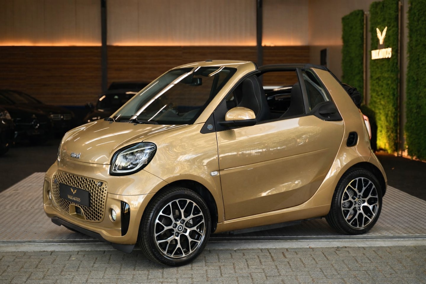 Smart Fortwo cabrio - EQ Comfort PLUS - Incl. BTW - Leer - Stoel- en Stuurverwarming - LED Lampen - Achteruitrij - AutoWereld.nl