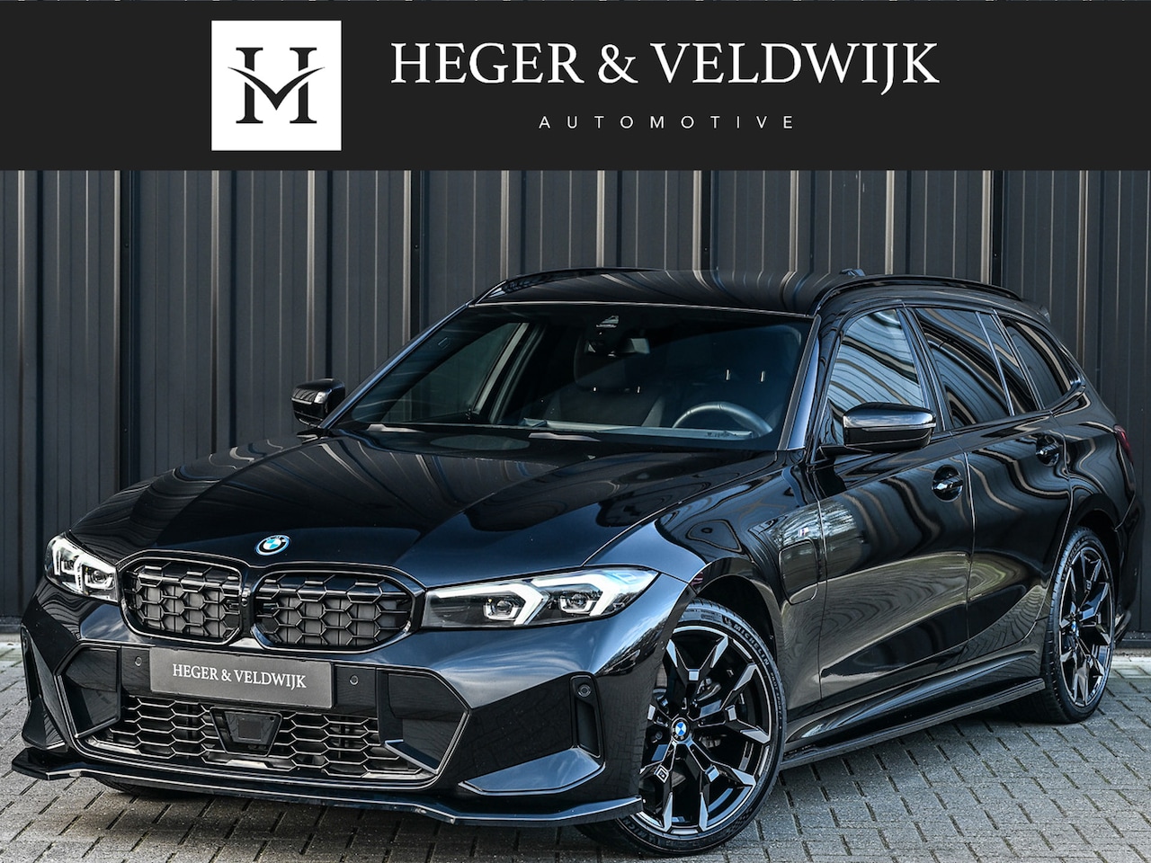 BMW 3-serie Touring - 330e xDrive · M sport · Accu 19,5kWh · Trekhaak · Active Cruise · Camera · Ambiance interi - AutoWereld.nl