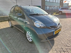 Toyota Aygo - 1.0-12V + ( Automaat )