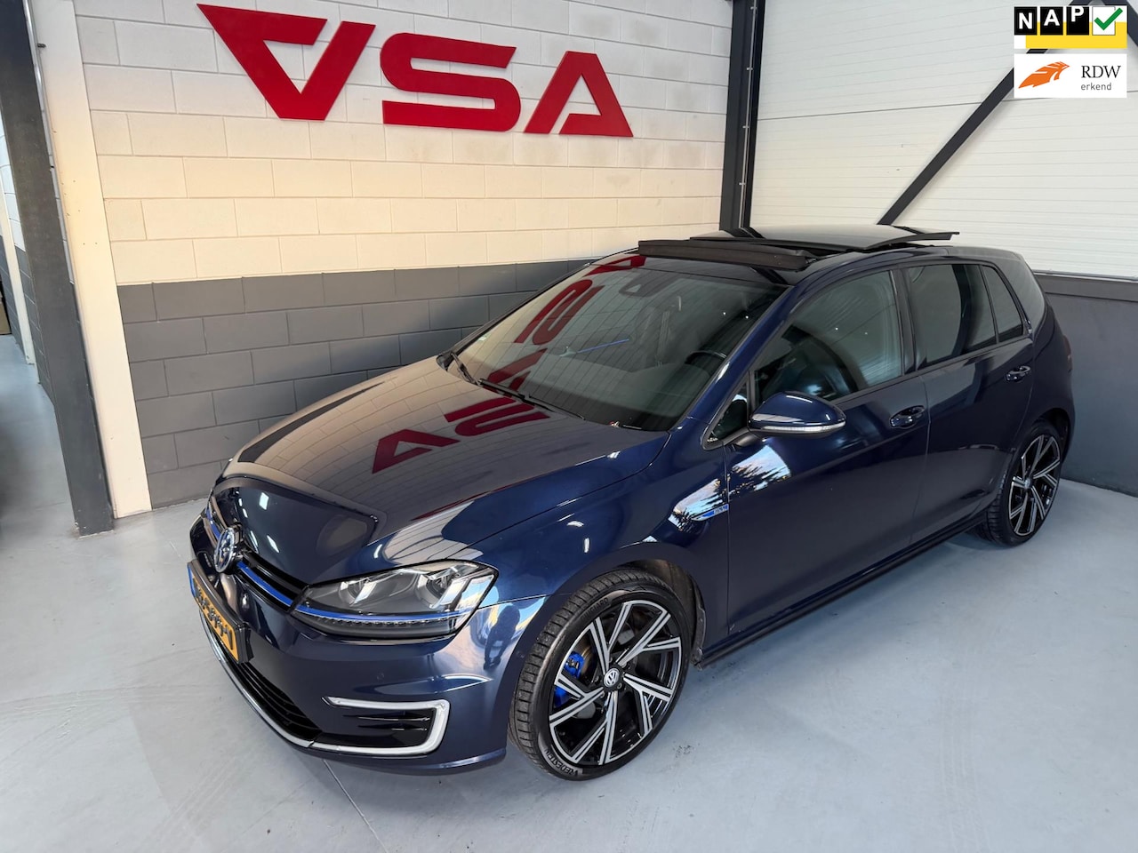 Volkswagen Golf - 1.4 TSI GTE|DSG|PANO|Trekhaak|Leder|Carplay|Camera|Cruise|PdC|Stoelvw| full-opties - AutoWereld.nl
