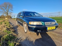 Volvo V70 - 2.4 T Geartr. C.L.
