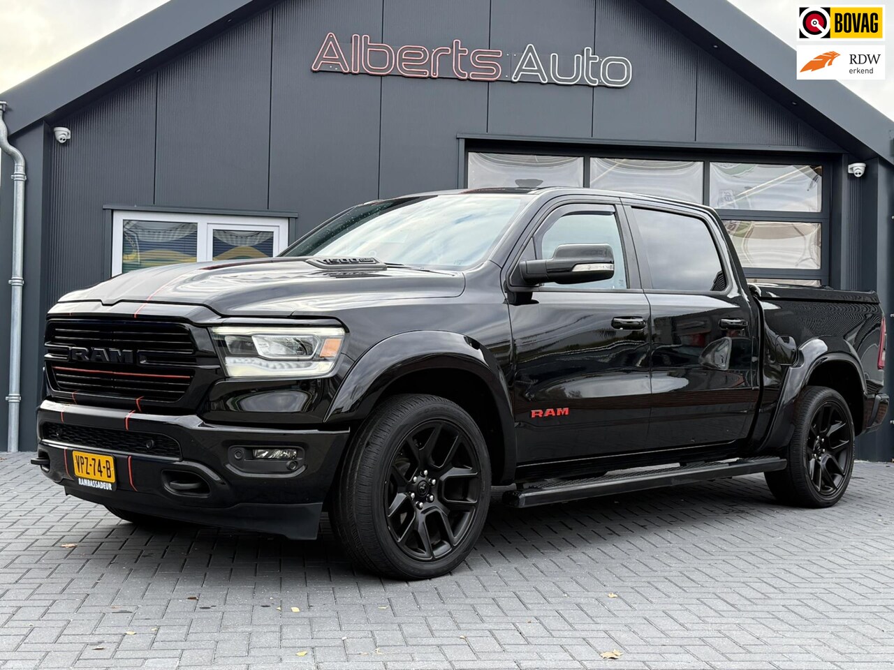 Dodge Ram 1500 - 5.7 V8 4x4 Crew Cab Laramie 2022 ZEER MOOI - AutoWereld.nl
