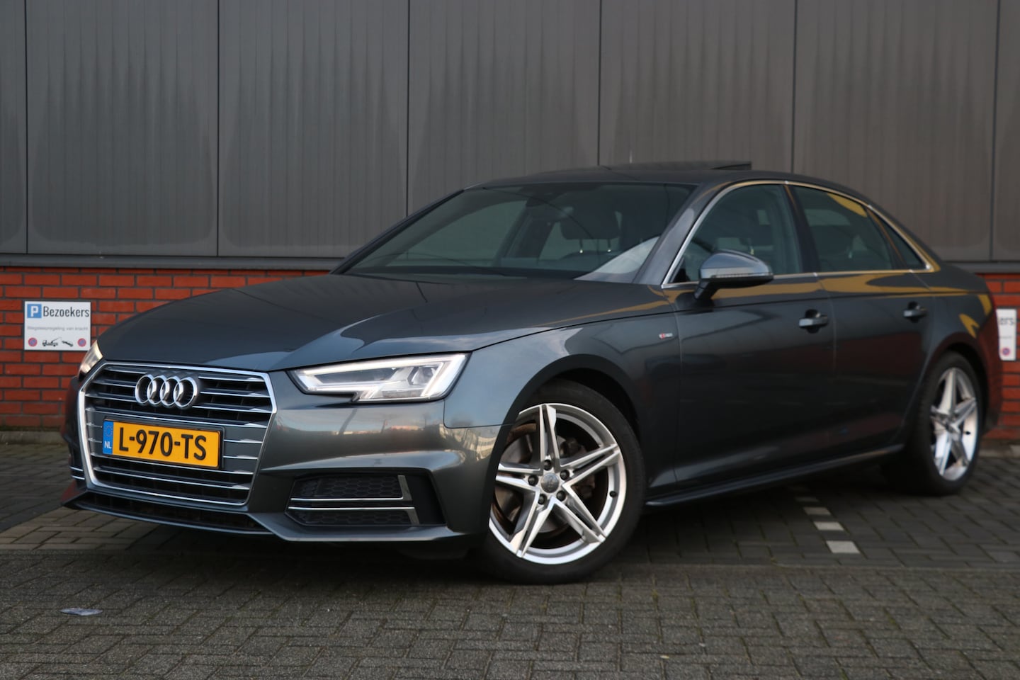 Audi A4 Limousine - 1.4 TFSI Sport 3 * keer Sline Open dak | Leer | - AutoWereld.nl