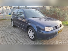 Volkswagen Golf - 1.6