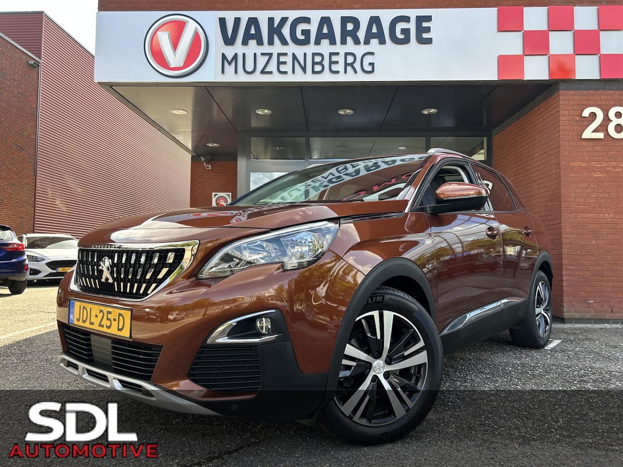 Peugeot 3008 - 1.2 PureTech Allure // LED // NAVI + CARPLAY // PANO/SCHUIFKANTELDAK // CAMERA // PDC V+A - AutoWereld.nl