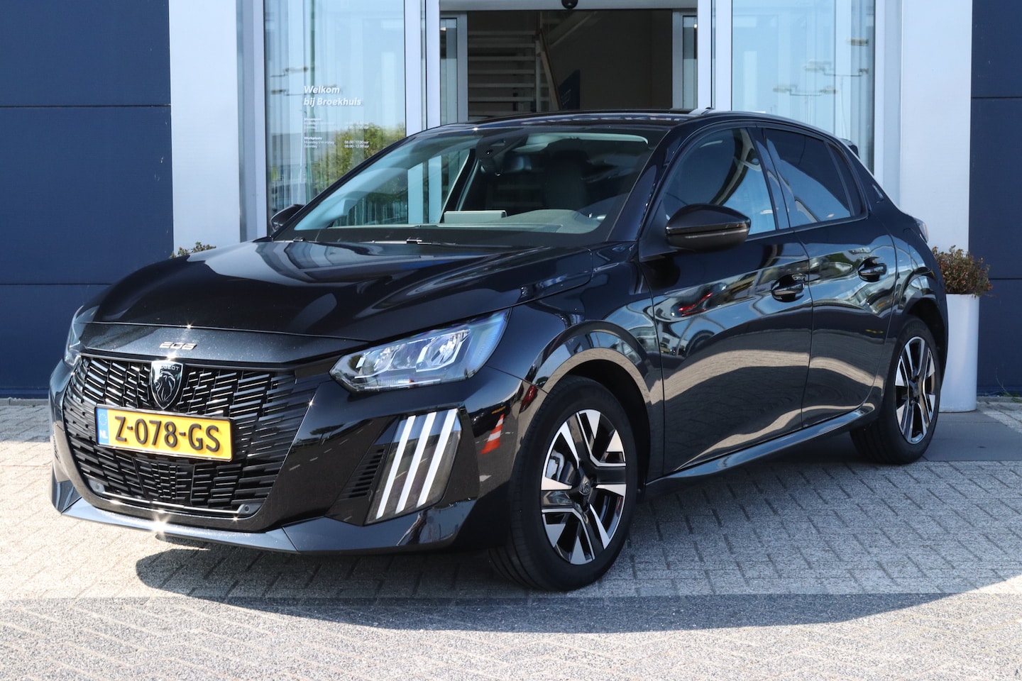 Peugeot 208 - Hybrid 100 e-DCS6 Allure | Cruise Control | Camera | Carplay | Climate Control | - AutoWereld.nl