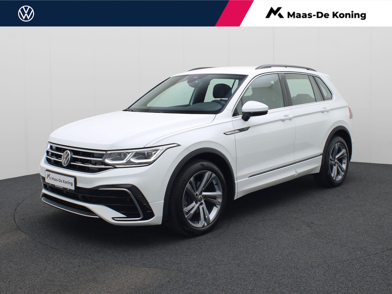Volkswagen Tiguan - 1.5TSI/150PK R-Line DSG · Trekhaak · Navigatie · Camera + Parkeersensoren - AutoWereld.nl