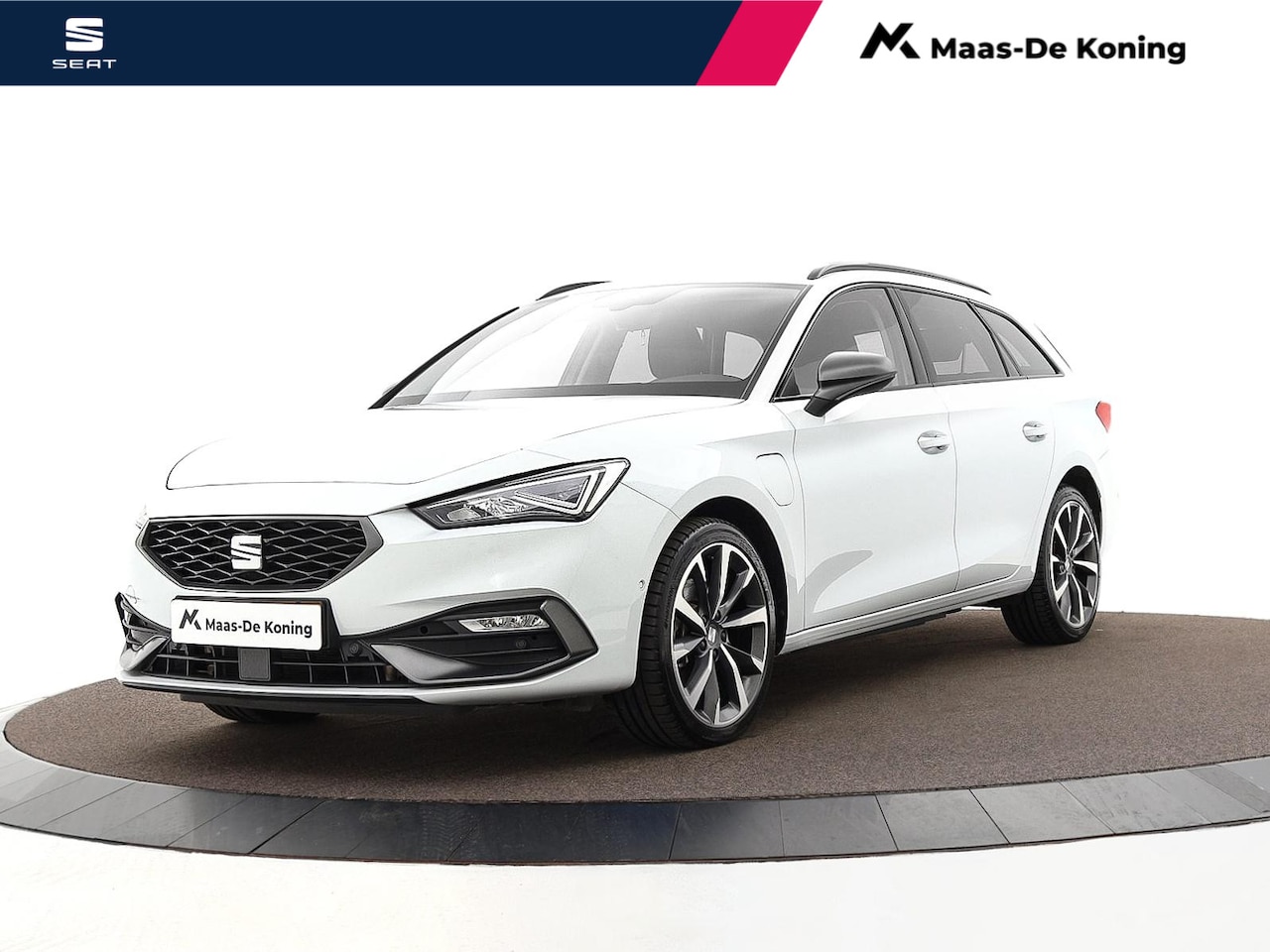 SEAT Leon Sportstourer - 1.4 TSI 204pk DSG eHybrid PHEV FR Business Intense · Camera · Inklap. Trekhaak · Keyless · - AutoWereld.nl