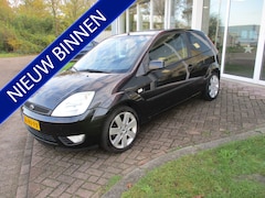 Ford Fiesta - 1.4-16V Futura Automaat Loopt hoog stationair