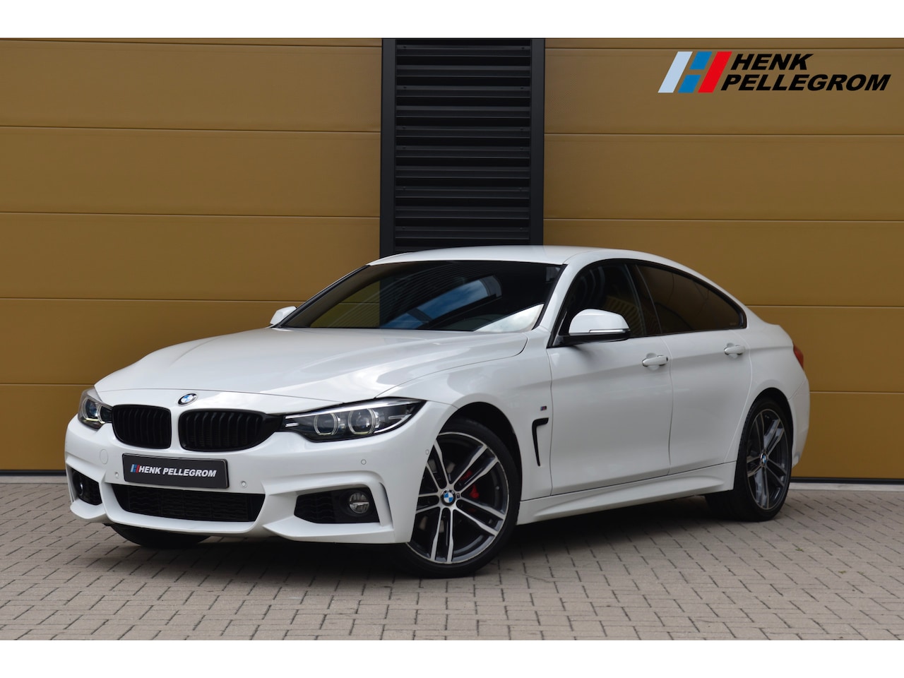 BMW 4-serie Gran Coupé - 418i High Executive * M-sport pakket * Apple CarPlay * 19 inch * Lederen bekleding * - AutoWereld.nl