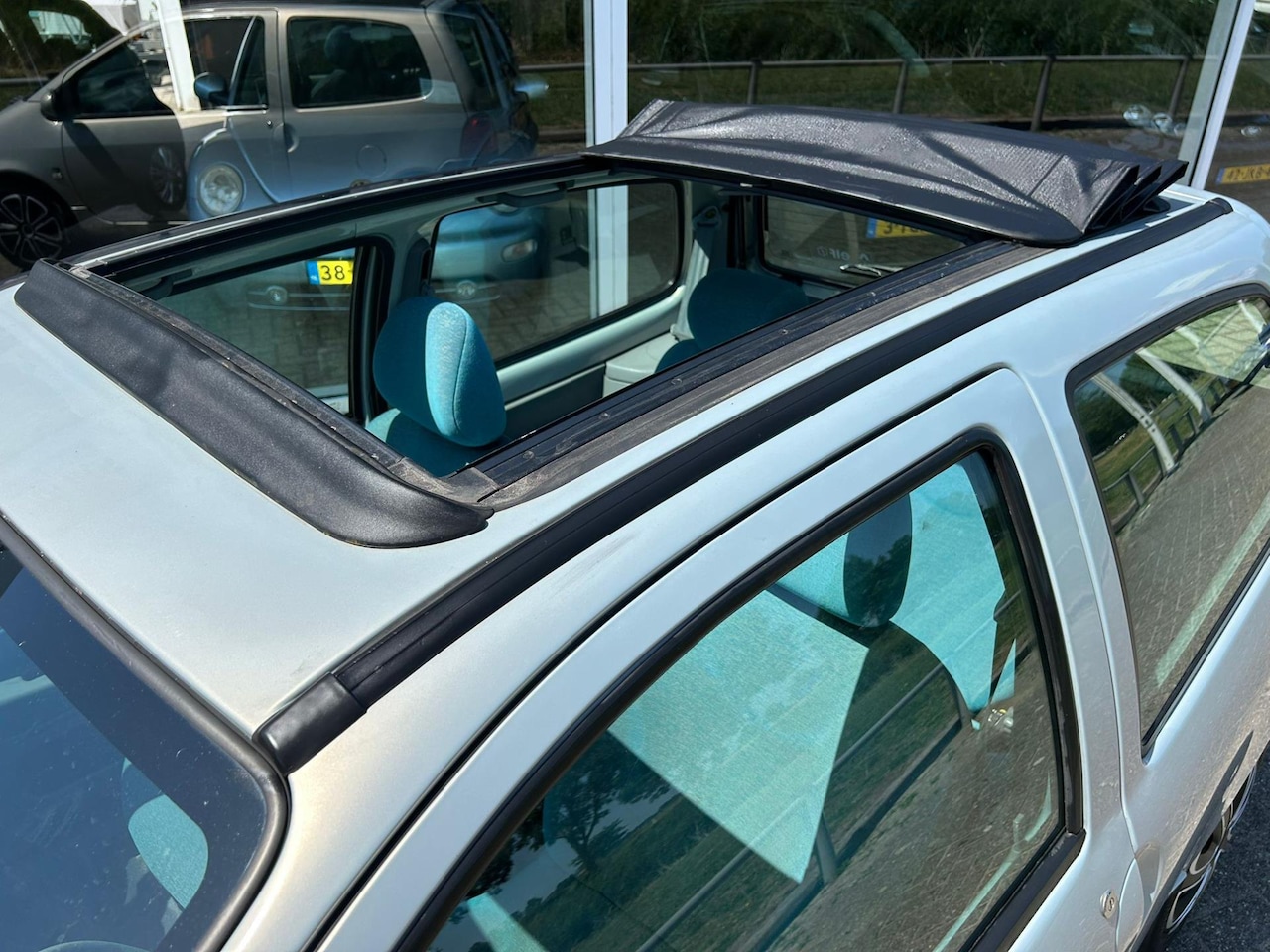 Renault Twingo - 1.2-16V Privilège 1.2-16V Privilège - AutoWereld.nl