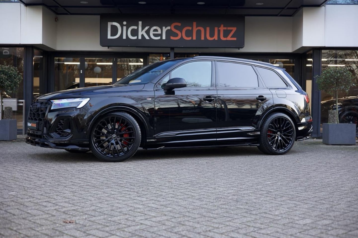 Audi Q7 - 60 TFSIe quattro Competition Bodykit Pano | Vierwielbesturing | Trekhaak - AutoWereld.nl