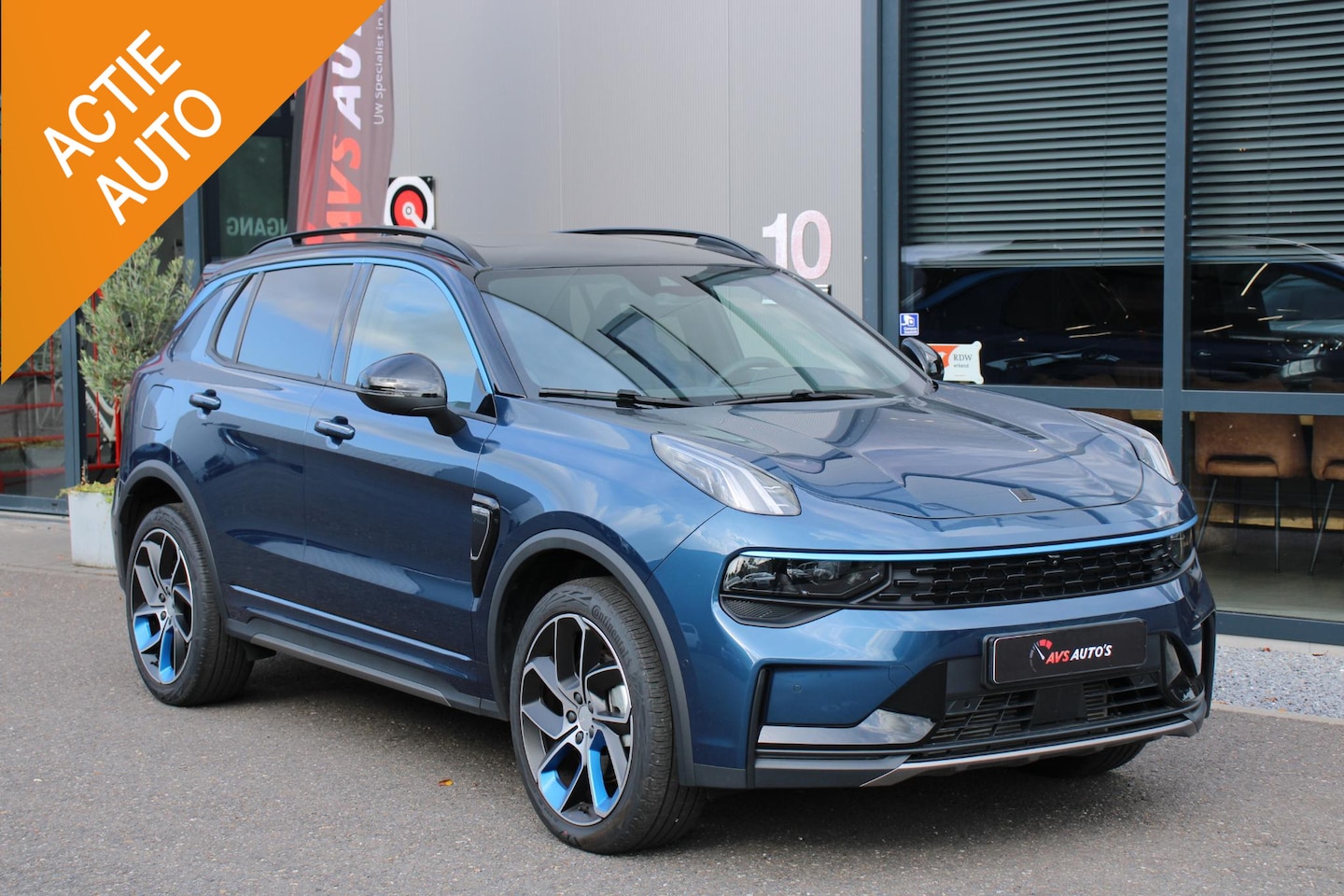 Lynk & Co 01 - 1.5 ZWARTE HEMEL, ROLHOES, MODEL 6-2023 360 CAMERA, CARPLAY, 18DKM - AutoWereld.nl