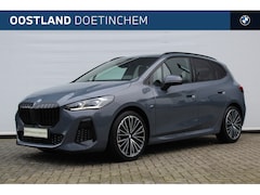 BMW 2-serie Active Tourer - 220i High Executive M Sport Automaat / Trekhaak / Sportstoelen / Stoelverwarming / Adaptie