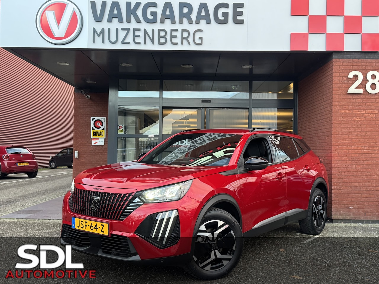 Peugeot 2008 - 1.2 PureTech 130 Allure // FULL LED // APPLE CARPLAY / ANDROID AUTO // KEYLESS // STOELVER - AutoWereld.nl