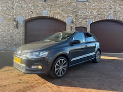 Volkswagen Polo - 1.2 TSI Comfortline Airco/Cruise/Navigatie/Bluetooth/Elekt Ramen/Elekt Spiegels / APK 2027
