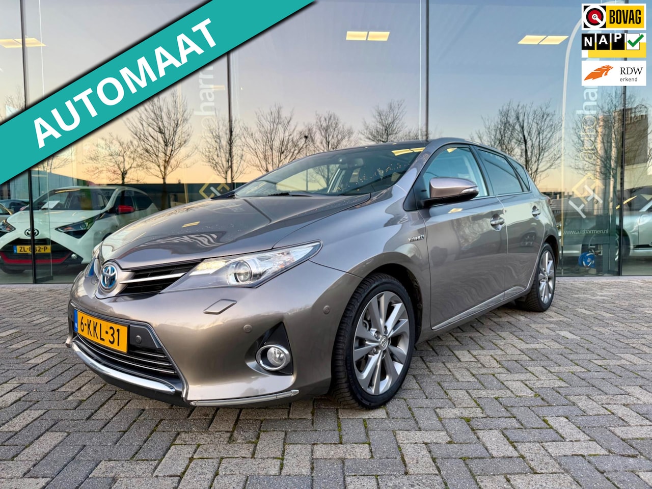 Toyota Auris - 1.8 Hybrid Lease Pro 1.8 Hybrid Lease Pro, NAP, Panoramadak, LED, Camera - AutoWereld.nl