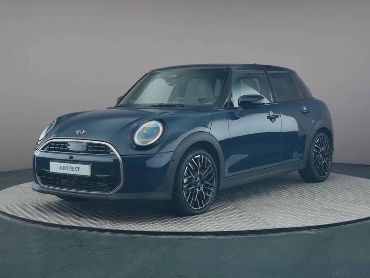 MINI Cooper - C 1.5 Favoured L - AutoWereld.nl