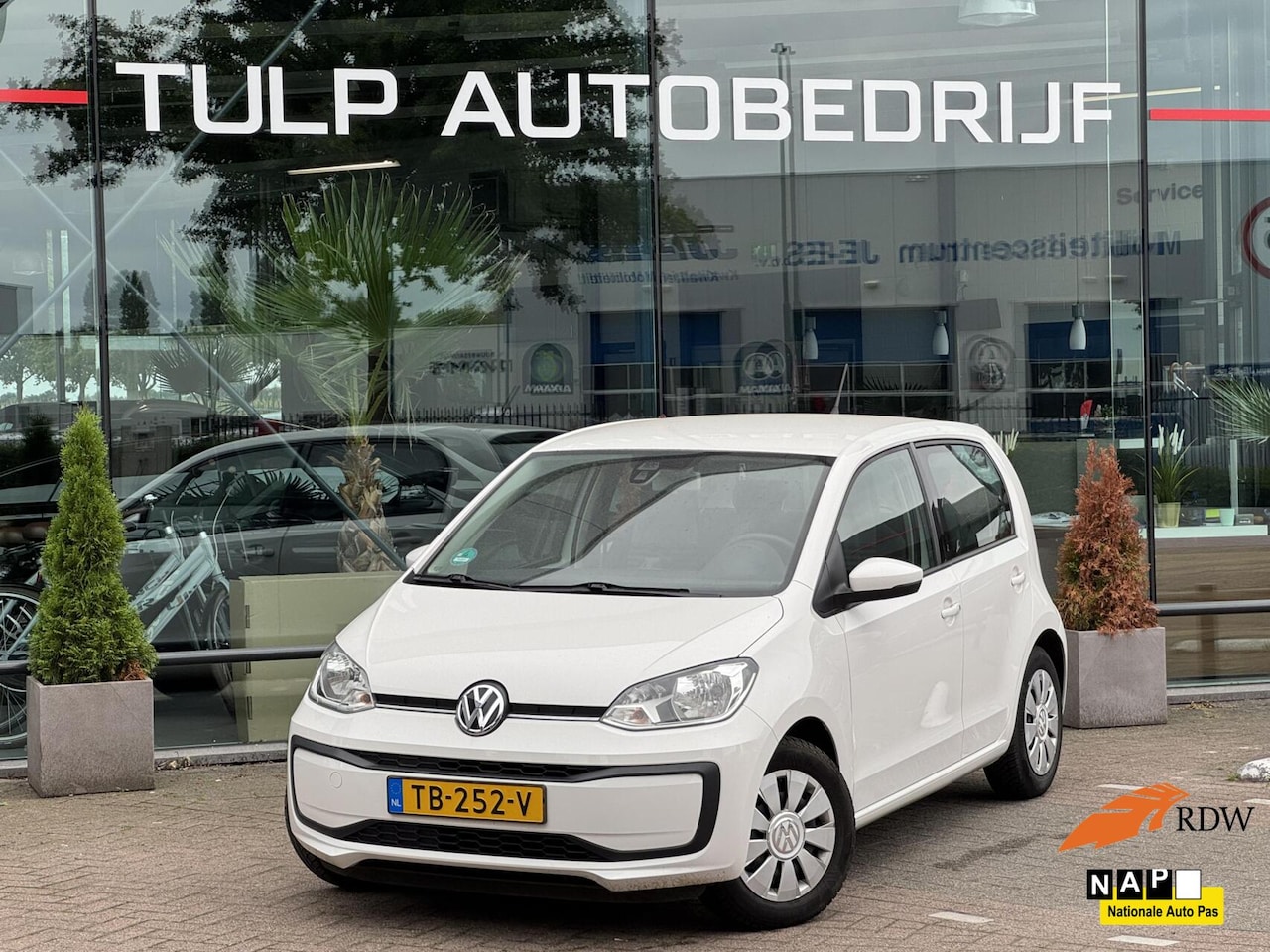 Volkswagen Up! - 1.0 BMT move up! 4 Deurs Airco Mooie staat! NAP - AutoWereld.nl