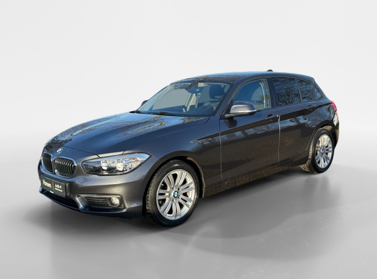 BMW 1-serie - 118i Edition Sport Line I Automaat I Navi I Cruise Control - AutoWereld.nl