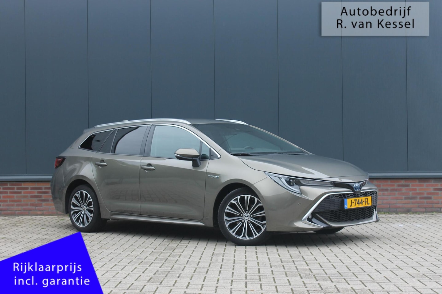 Toyota Corolla Touring Sports - 1.8 Hybrid Executive I 1e Eig. I NL-auto - AutoWereld.nl
