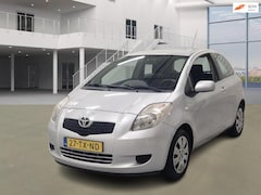 Toyota Yaris - 1.3 VVTi Sol MMT AUTOMAAT AIRCO TREKHAAK 2 X SLEUTELS