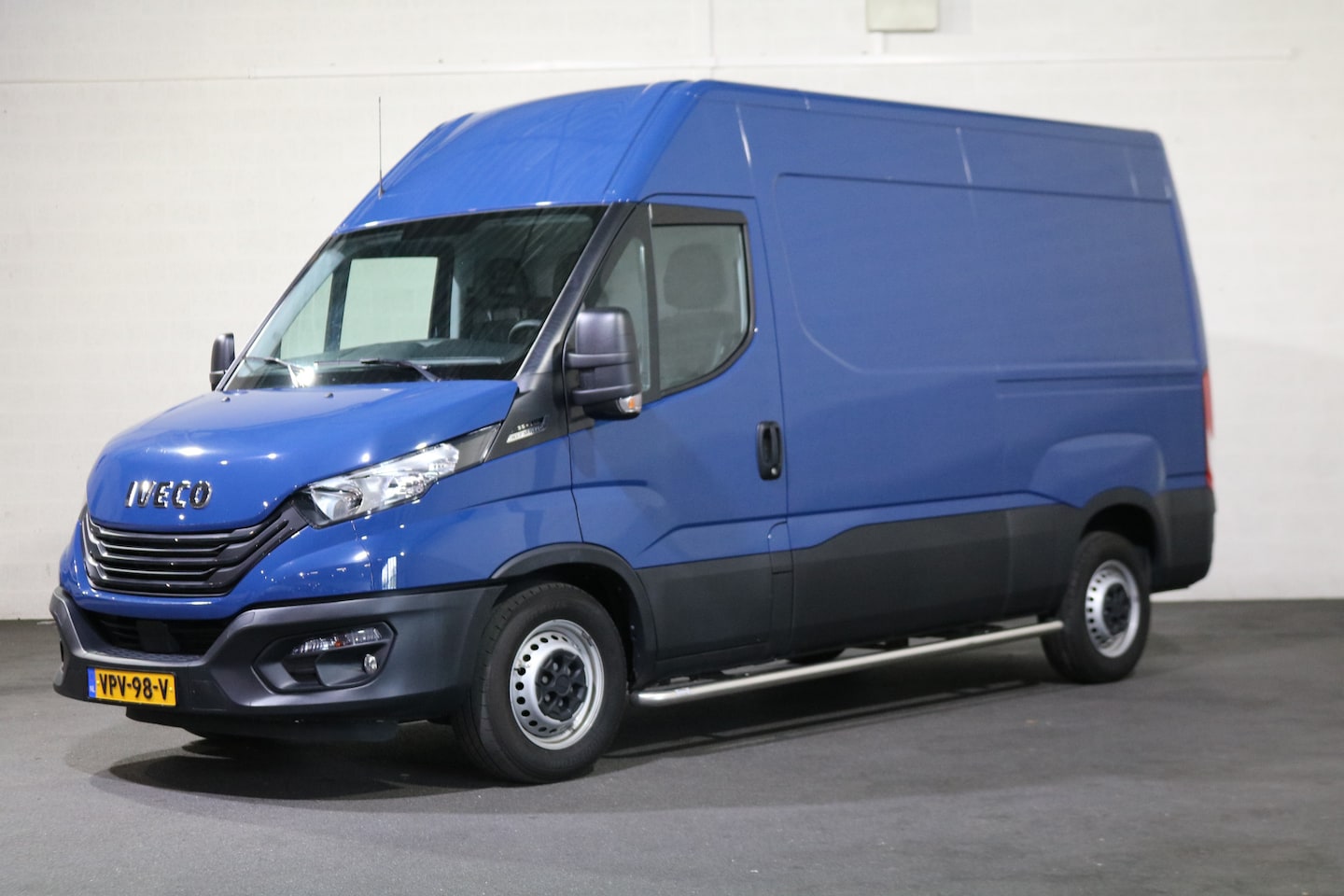 Iveco Daily - 35S14 L2 H2 Airco Automaat 3.5T Trekhaak - AutoWereld.nl