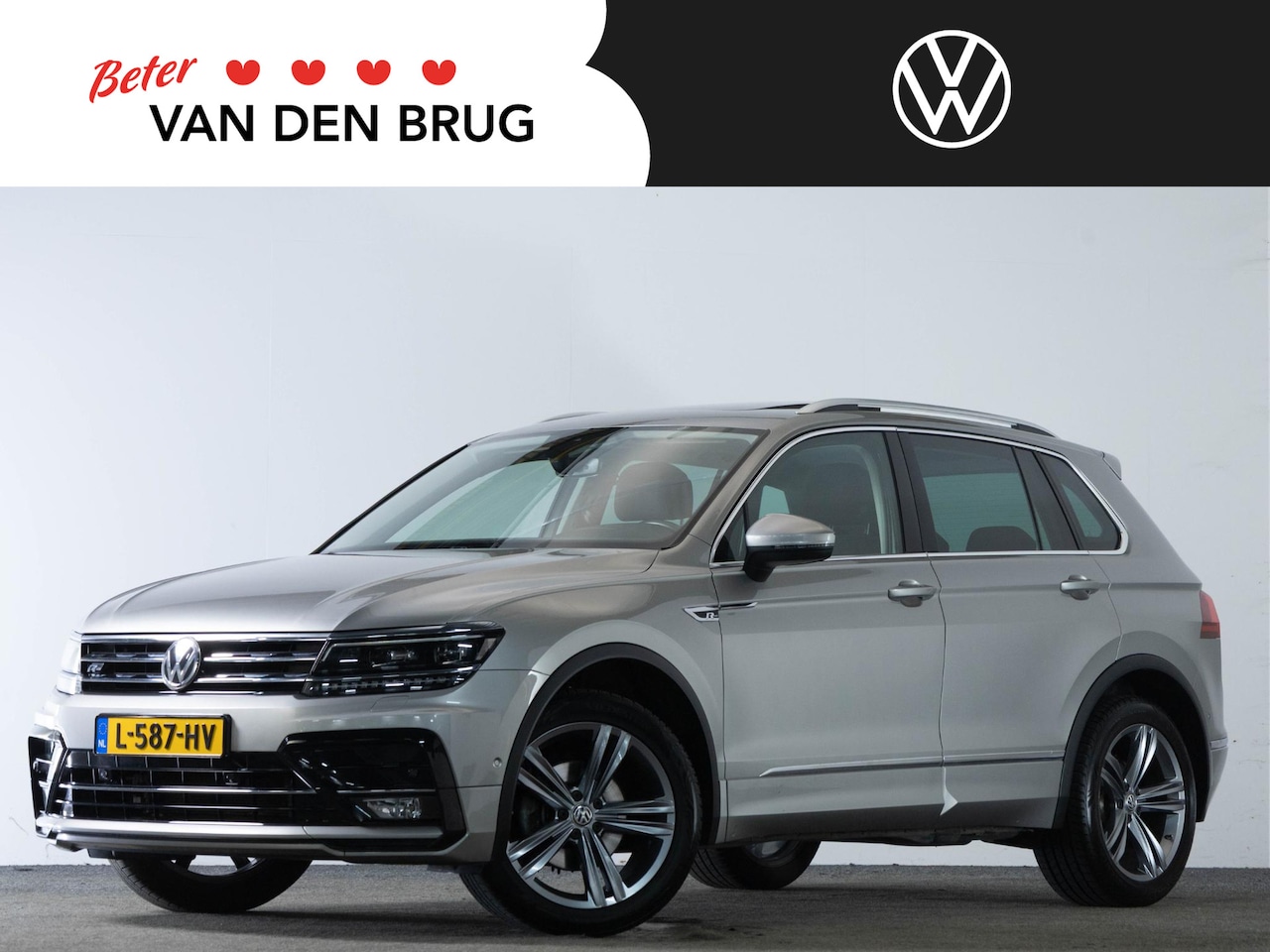 Volkswagen Tiguan - 1.5 TSI ACT Highline Business R | LED Plus | Panoramadak | keyless | Head-Up | Trekhaak | - AutoWereld.nl