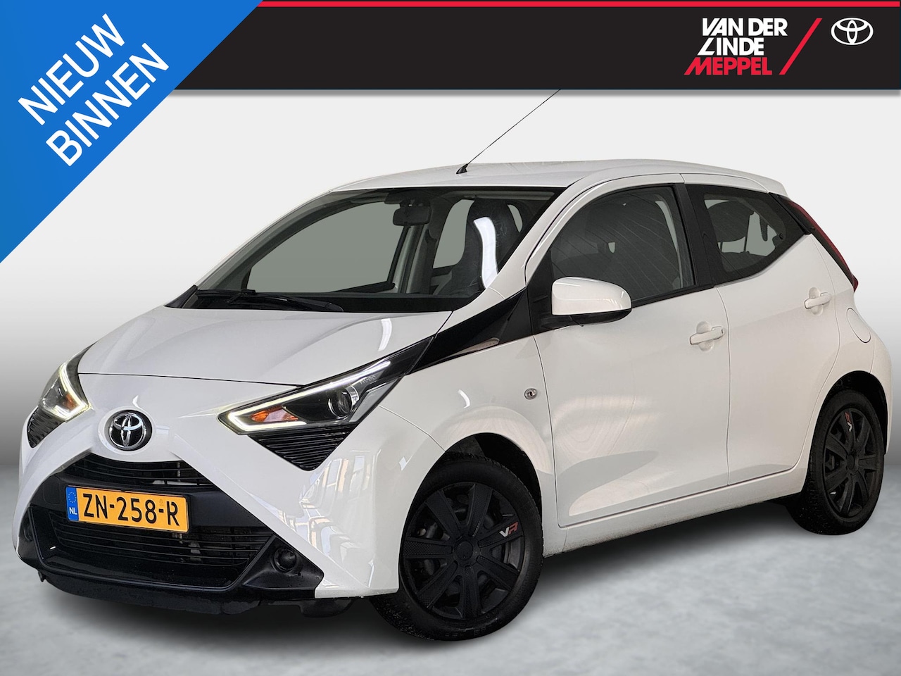 Toyota Aygo - 1.0 VVT-i X-Play NL Camera Airco Toyota Aygo 1.0 VVT-i x-play - AutoWereld.nl