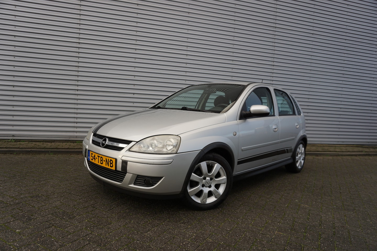 Opel Corsa - 1.2-16V Silverline Airco / Elektr. ramen / Parkeersens. / Lm velgen / NAP / Apk t/m 29-10- - AutoWereld.nl