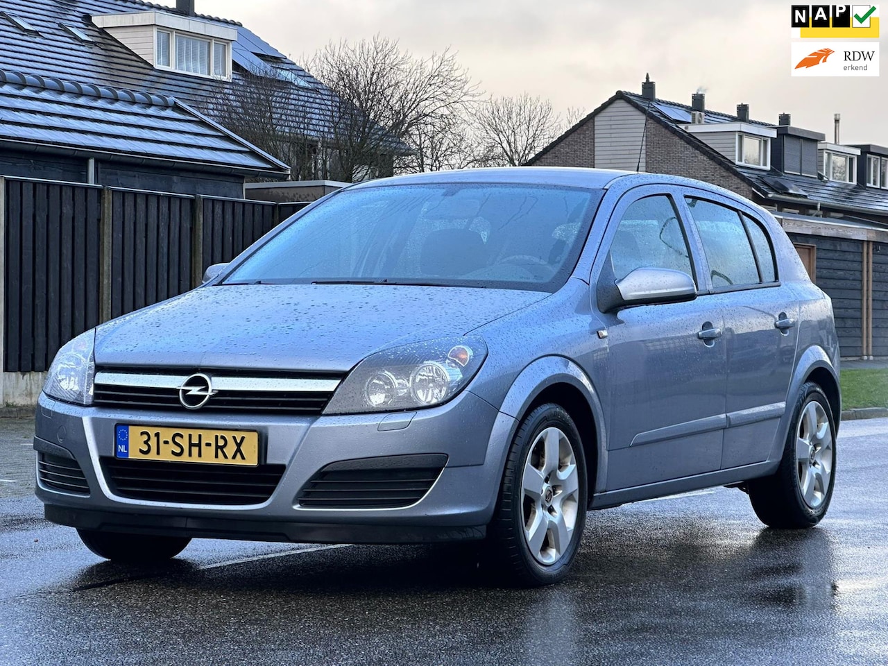 Opel Astra - 1.4 Edition Cruise*Airco*NAP*Trekhaak*LM velgen*Dealer onderhouden* - AutoWereld.nl