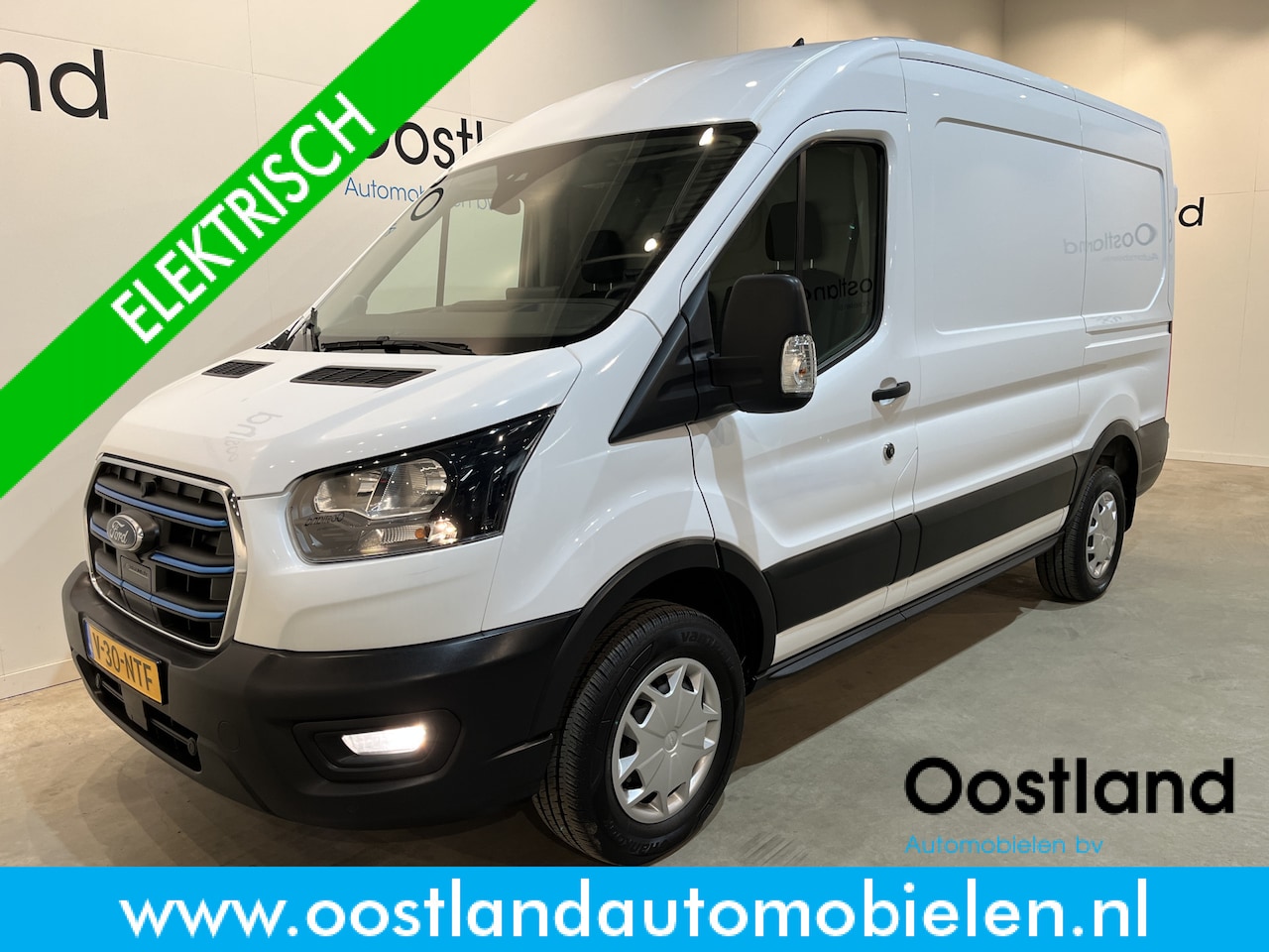 Ford E-Transit - 350 L2H2 Trend 68 kWh / 100% Elektrisch !! / Airco / Cruise Control / CarPlay / Camera / N - AutoWereld.nl