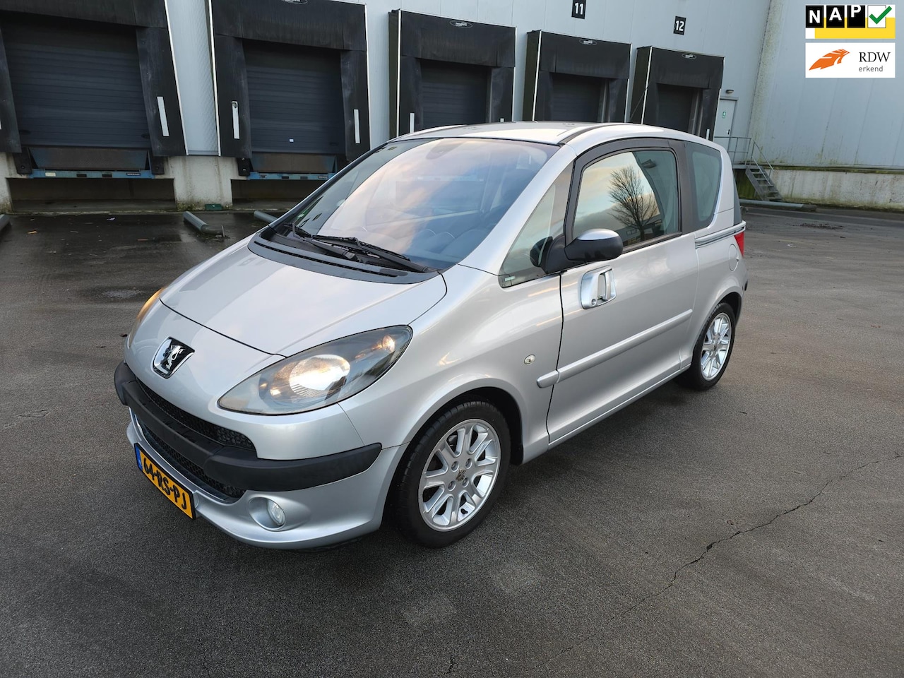 Peugeot 1007 - 1.6-16V Sporty 1.6-16V Sporty - AutoWereld.nl