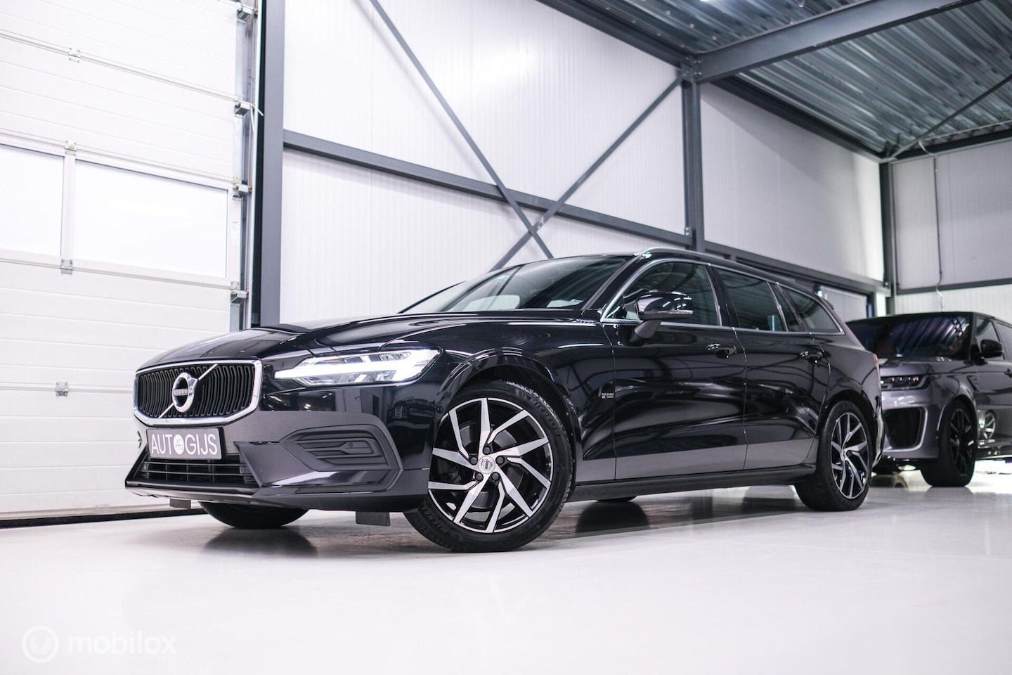 Volvo V60 - 2.0 T4 Momentum Pro | Trekhaak | 1e eig | Dealer onderhouden | Camera | - AutoWereld.nl